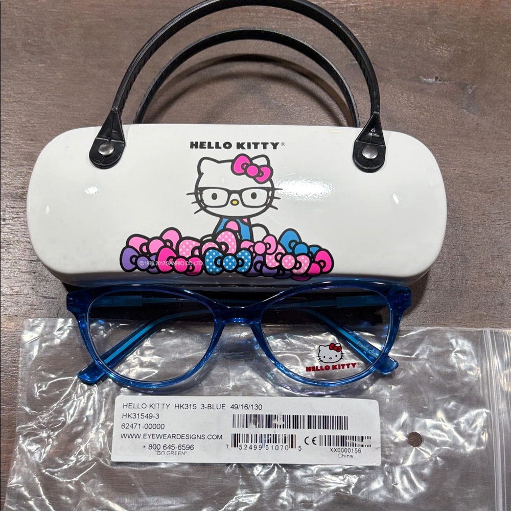Hello Kitty Kids Sunglasses in Blue with Case